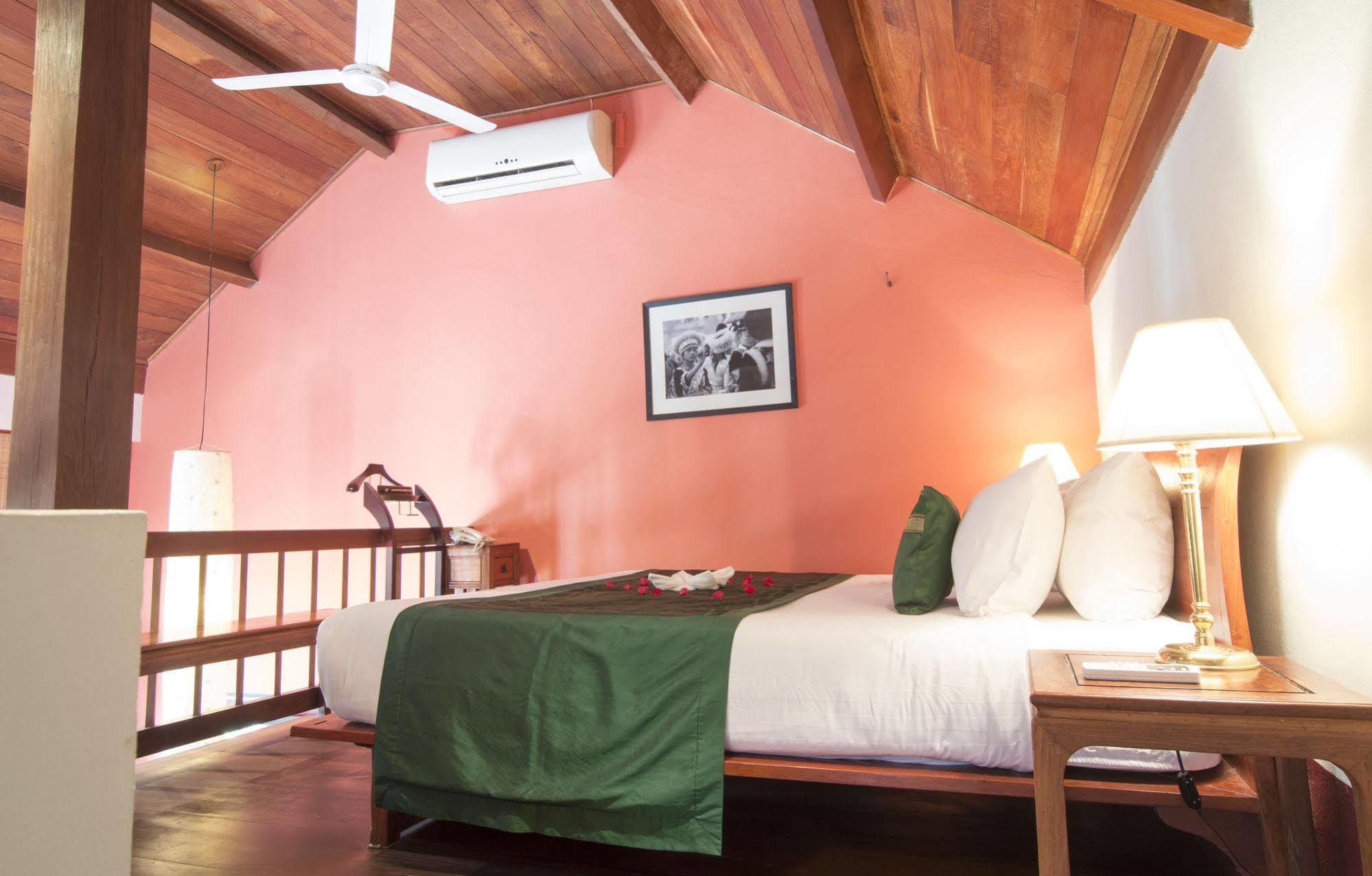 The Belle Rive Boutique Hotel Luang Prabang Luaran gambar
